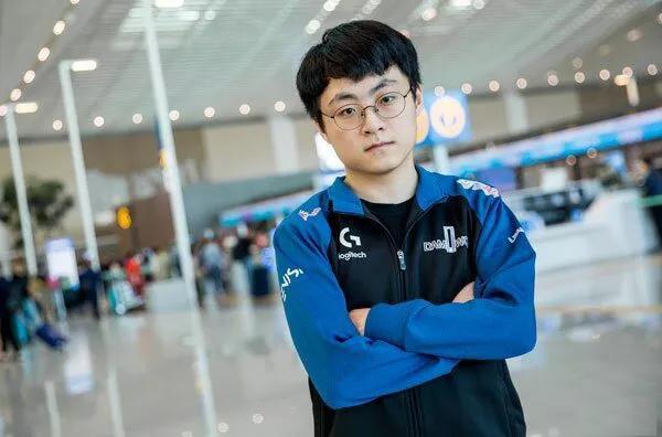 开云体育-DWG教练压力巨大！，TheShy遭遇五持续失利热度持续攀升(degressoflewdity贝利)