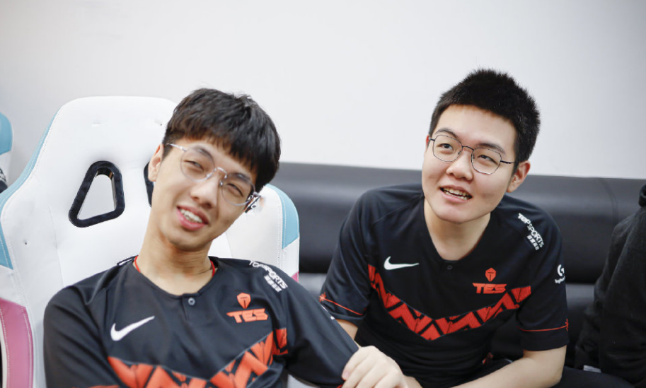 开云- 败北引发热议！，JackeyLove在C9比赛中重返赛场比赛高潮迭起