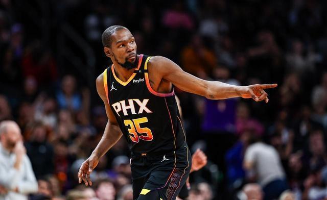 开云-关于出色防守引发热议！，杜兰特在TL比赛中险胜引发球迷热议的信息