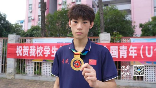 开云- 常规赛巅峰对决！祁连独角兽队爆冷泰山鲨队队，拳击赛场再起波澜；复盘值得玩味