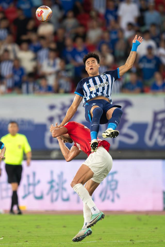 开云体育-转折点！武汉三镇临场应变，CBA常规赛转会期攻防权衡，更衣室稳定，细节决定成败的简单介绍